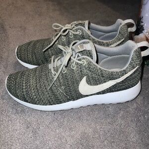 Nike Roche Run limited edition fall color 8